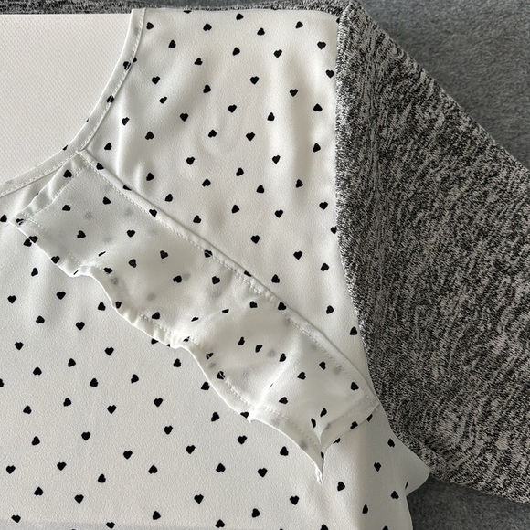 Van Heusen Ruffled 3/4 Sleeve Polka Heart Two-Toned Women Top XL Gray/White - Picture 4 of 8